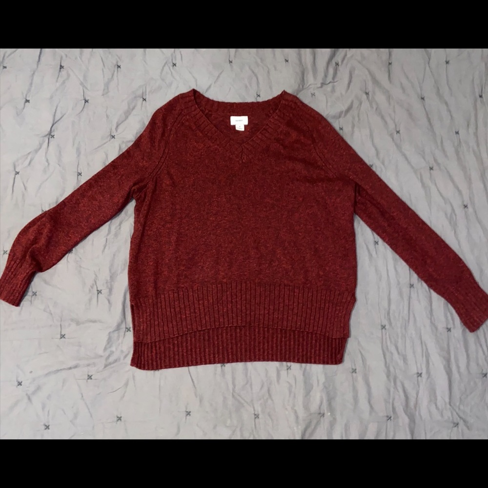 Comfortable maroon sweater